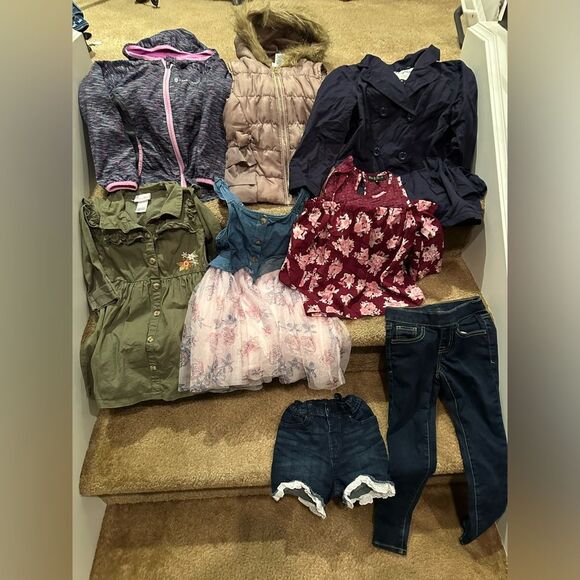 Bundle of Mixed Girls Clothes Size 5 - Picture 1 of 12